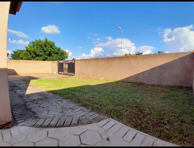 2 BEDROOM HOUSE FOR SALE IN THE ORCHARDS